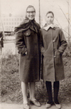сёстры Надежда и Галина Фомичёвы, май 1967