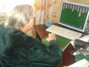 самая лучшая мамочка на свете Надежда Ивановна Гутовская (Фомичёва), за компьютером, игра косынка, 30 июля 2008 (а так она обычно в разные пасьянсы играет)