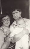 Надежда Ивановна Гутовская (Фомичёва) с сыном Алексеем и мужем Владимиром Олеговичем Гутовским, 1983